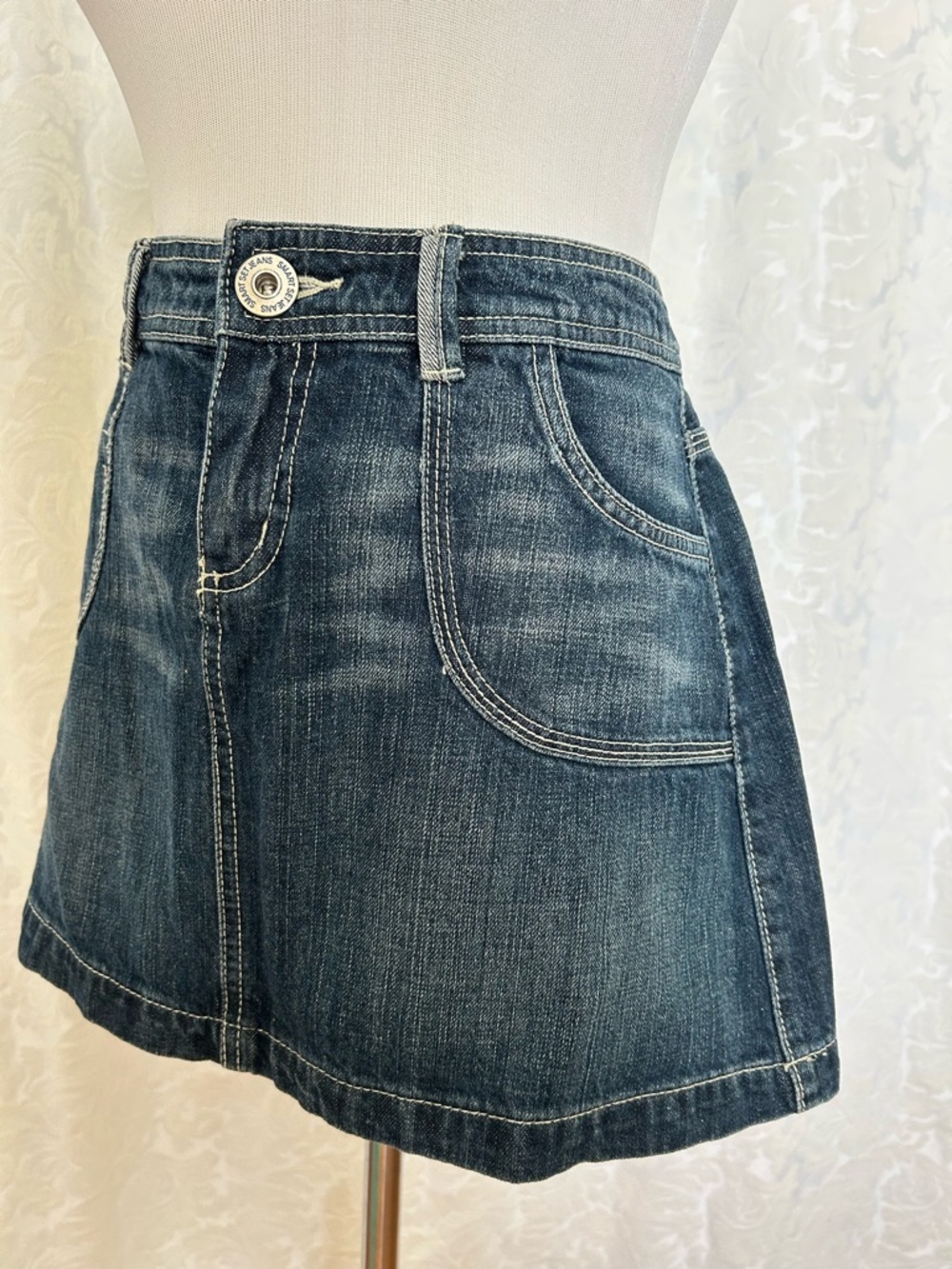 Smart Set Indigo Denim Mini Skirt with Contrast Stitching